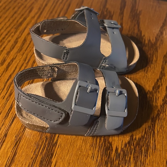 Used - Picture 3 of 4